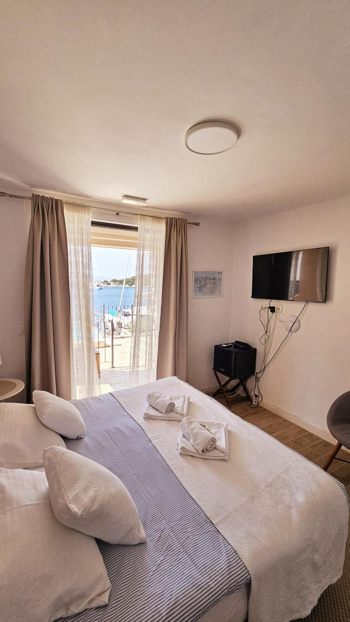 Guesthouse Augusta Insula Lastovo Exterior photo
